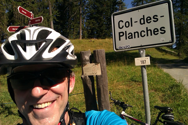Daniel au sommet du col des Planches